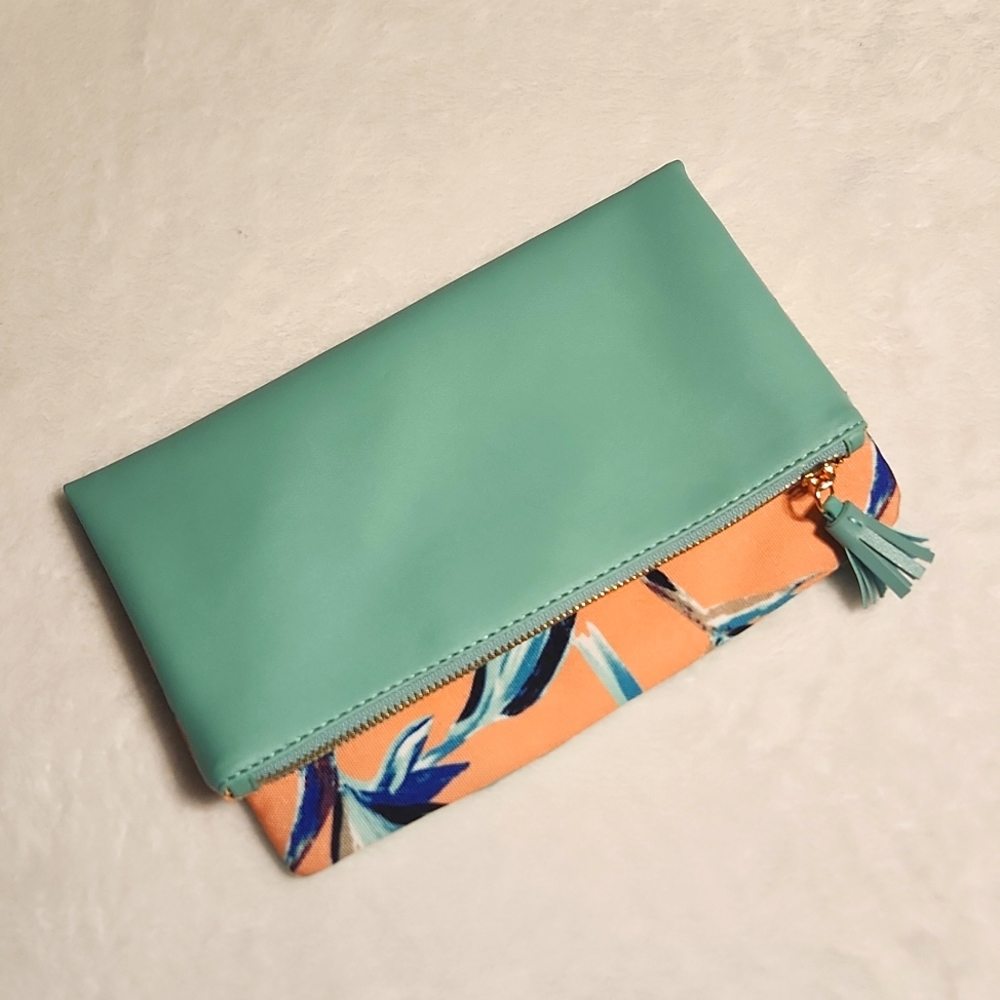 NWOT Rachel Pally reversible clutch. Fun design.
